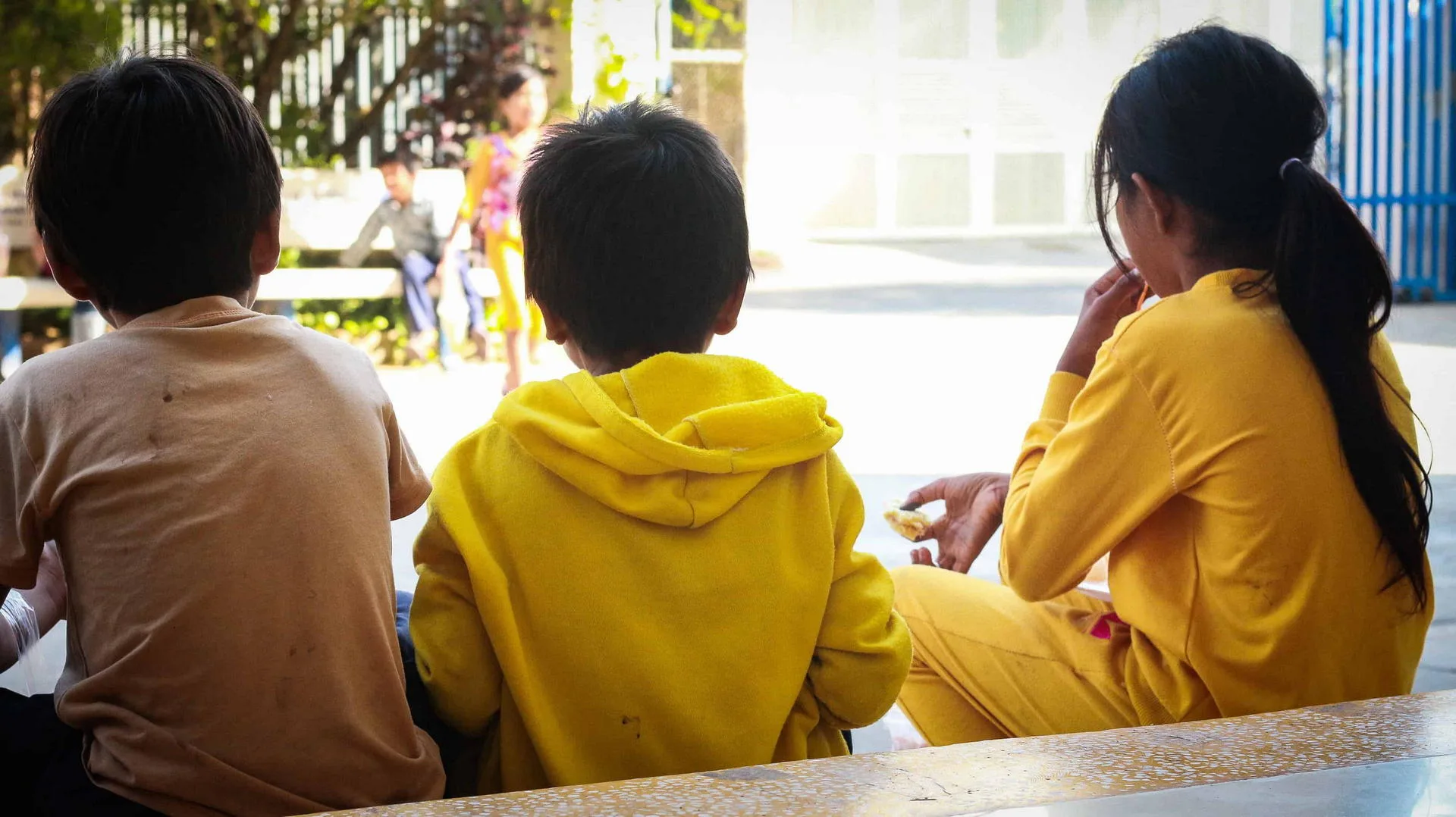 three-children-llook-gate
